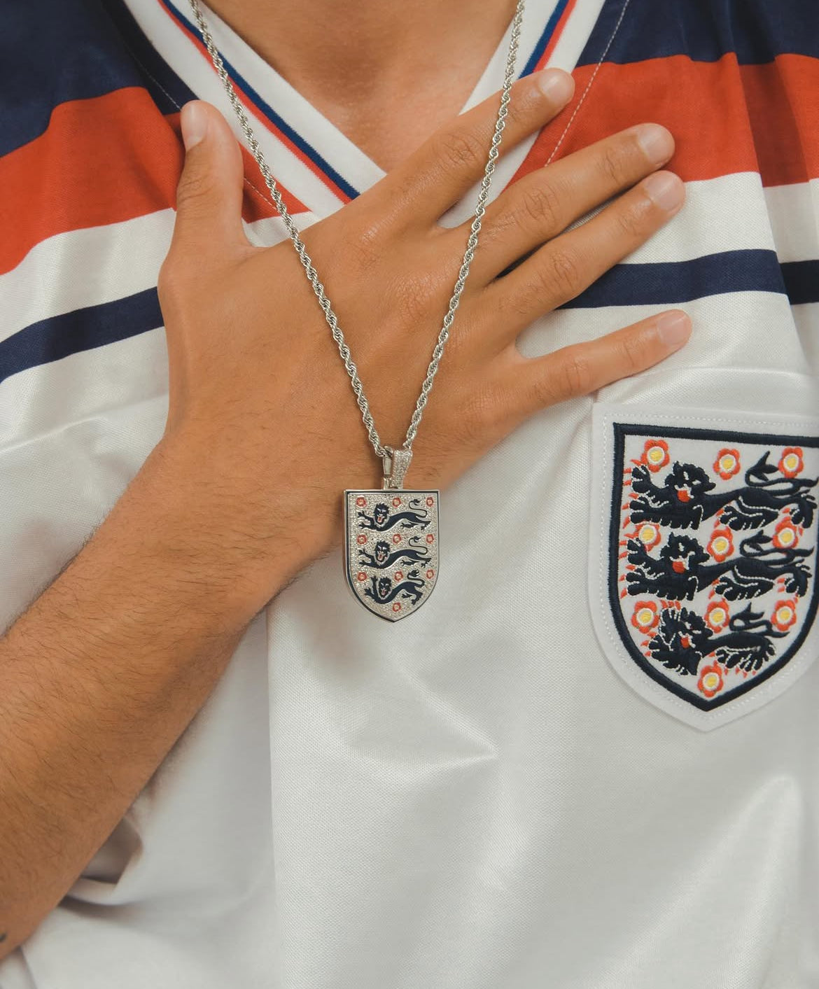 Pendentif Angleterre Coupe du Monde 2026 : Diamond Rock célÚbre le football