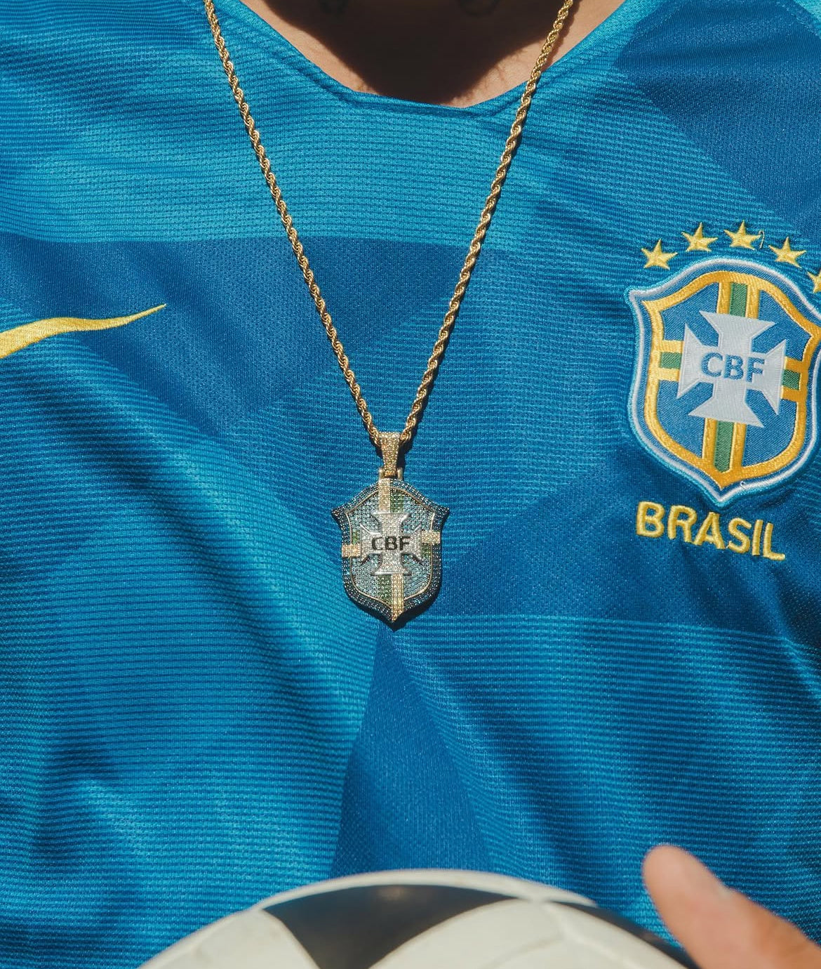 Pendentif Brésil Coupe du Monde 2026 : Diamond Rock immortalise la passion du football