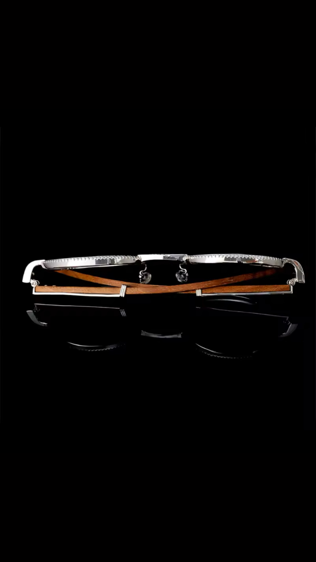 Brown wood signature