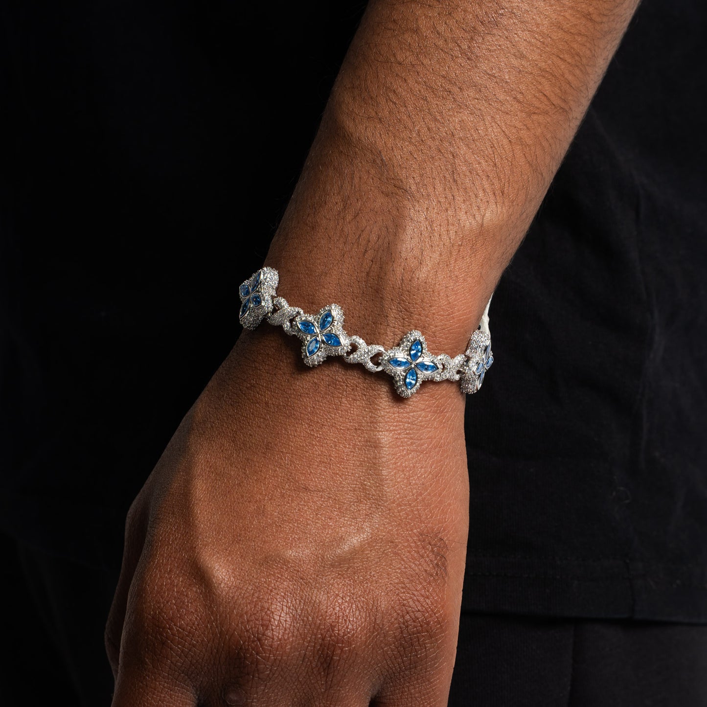 Blue clover bracelet