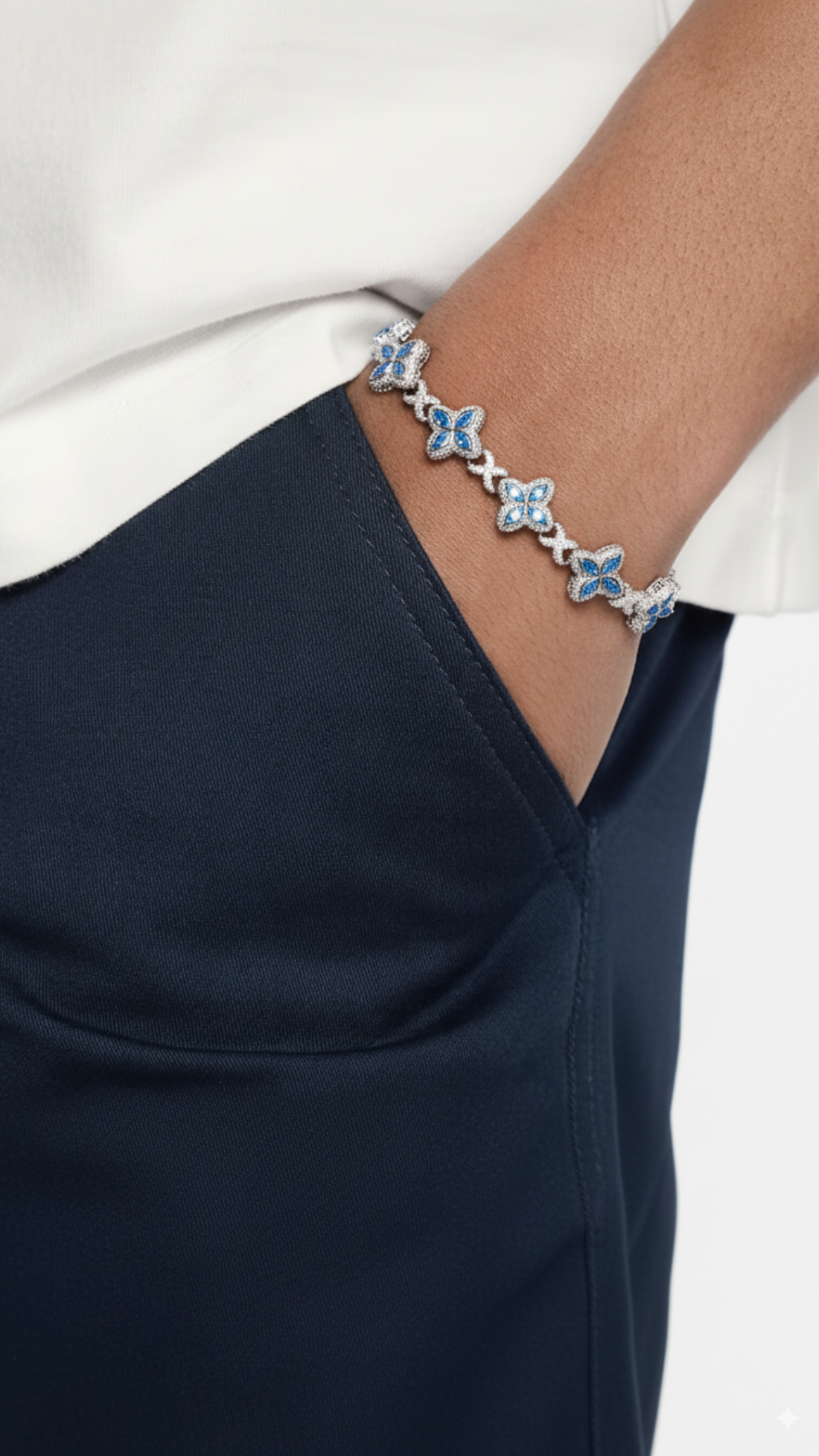 Blue clover bracelet