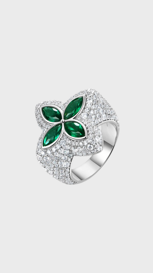 Clover Ring